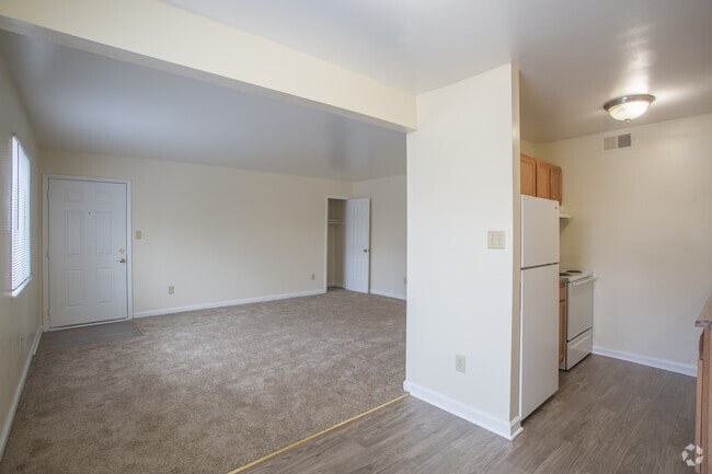 2BR,1BA,-732 SF - Windsor Court Apartments