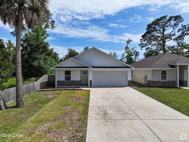 Building Photo - 205 Woodlawn Ct Rental
