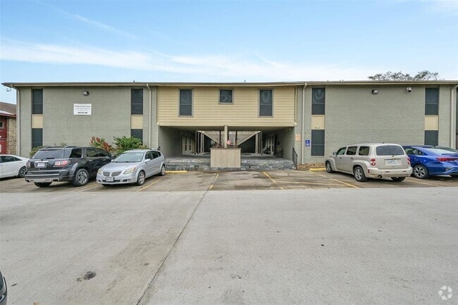 Building Photo - 1910 Willowbend St Unit 22 Rental
