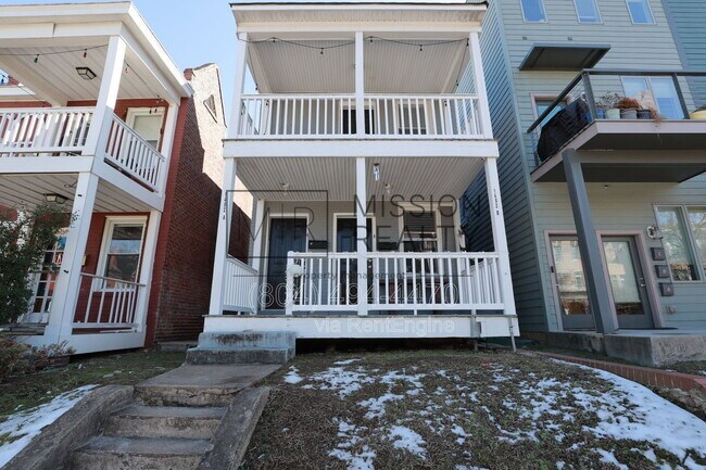 Building Photo - 1402 Bainbridge St Unit Apt B