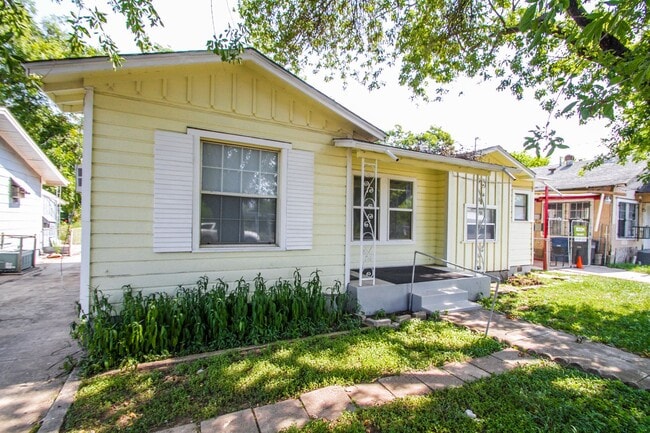 Photo - Close to Local Amenities and Downtown