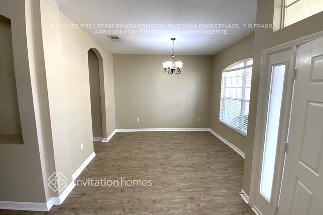 Photo - 498 Woodford Dr