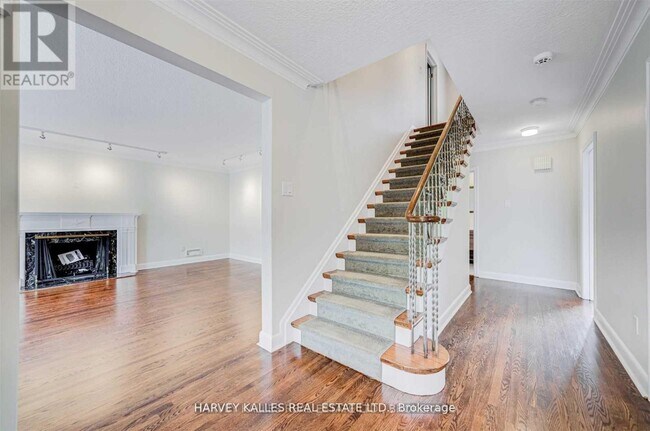 Photo - 209 Lytton Blvd