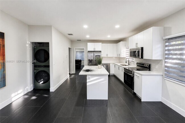 Photo - 68 NW 47th St