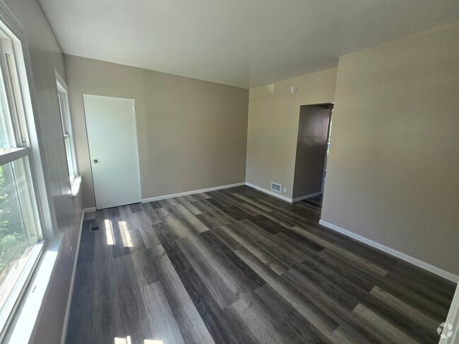 Building Photo - 4401 Irving Ave N Unit 1610 Rental