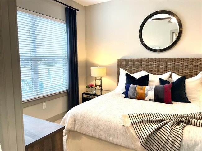 Photo - 401 W 25th St Unit 2107