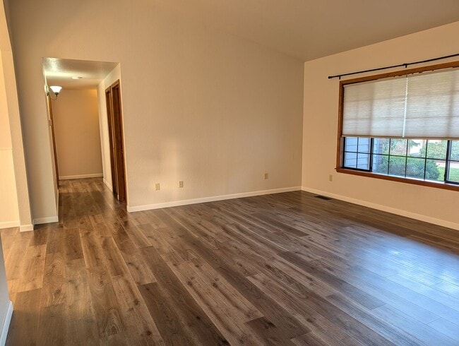 Photo - 4004 Moody Pl