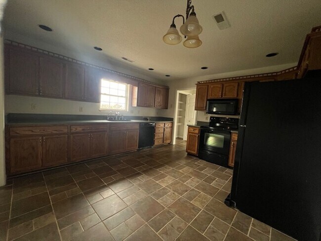 Photo - Move In Ready!!