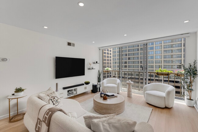 Photo - 10747 Wilshire Blvd Unit 902