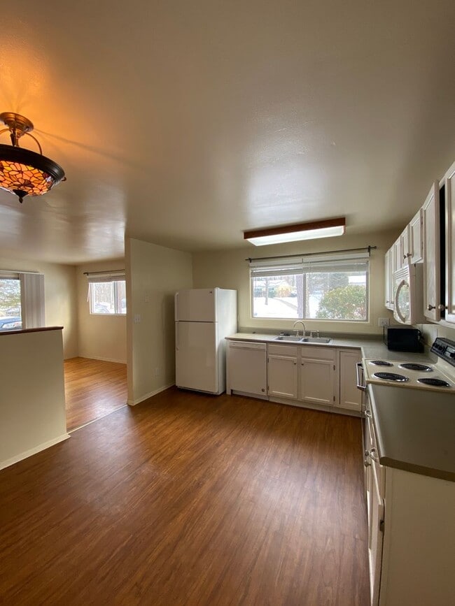 Photo - 1931 Fairwood Ln