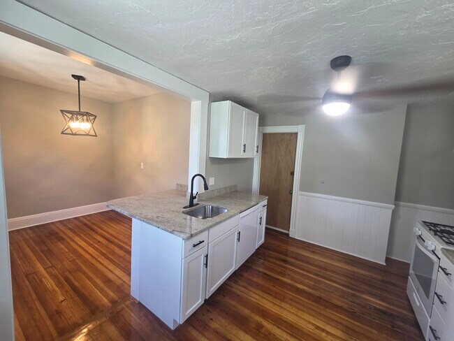 Photo - 5 Moseley St Unit 2