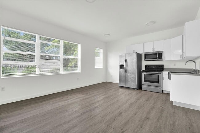 Photo - 402 NW 12th Ave Unit 210