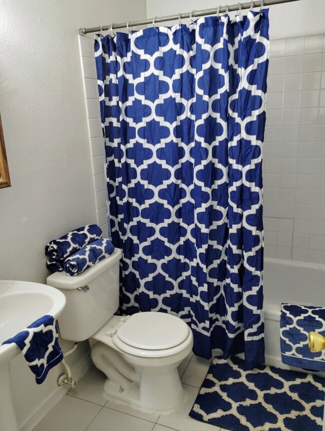 University Club Apartments