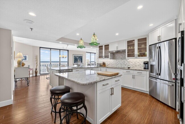 Building Photo - 9960 S Ocean Dr Unit 801