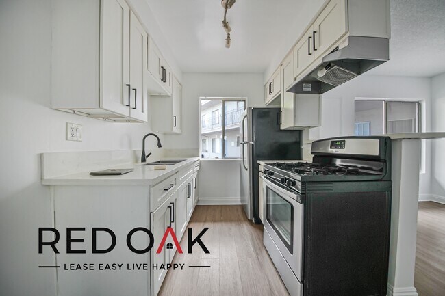 Photo - Fantastic One Bedroom with Contemporary Fi... Unit 24