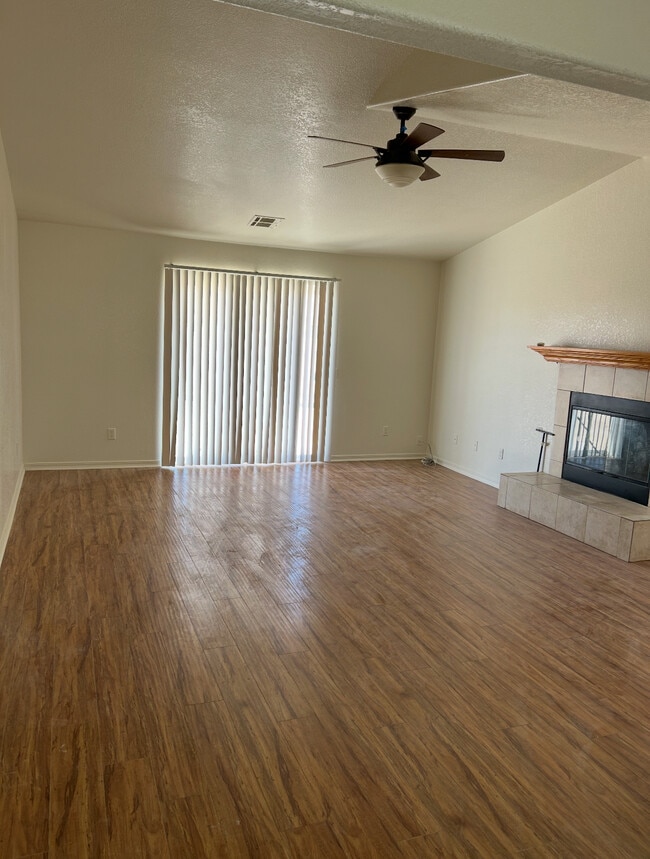 Photo - 10733 Garibaldi Dr