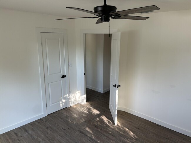 Photo - 2100 NW 4th Ave