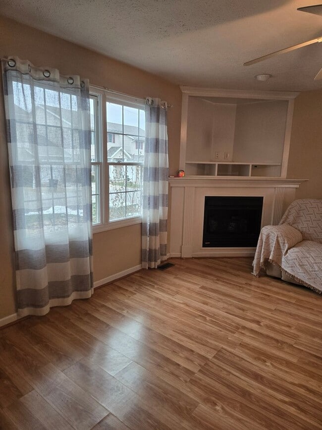 Photo - 252 Donna Ave