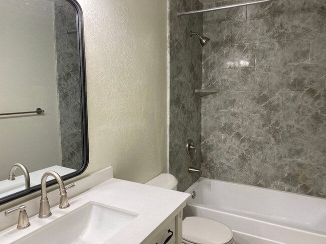 Photo - 1481 Parkway Dr