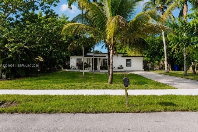 Photo - 6130 Flagler St