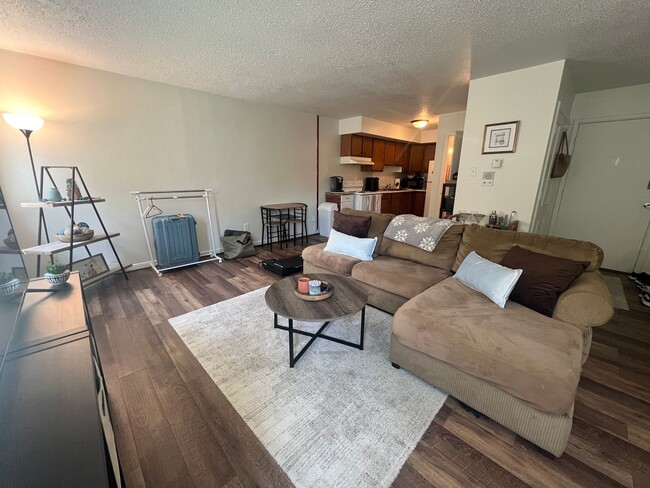Building Photo - Spacious 1 Bedroom Apartment! Available August 1st Unit 1516 N 16th St - 3