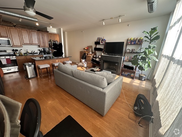 Building Photo - 1200 W Monroe St Unit 718 Rental