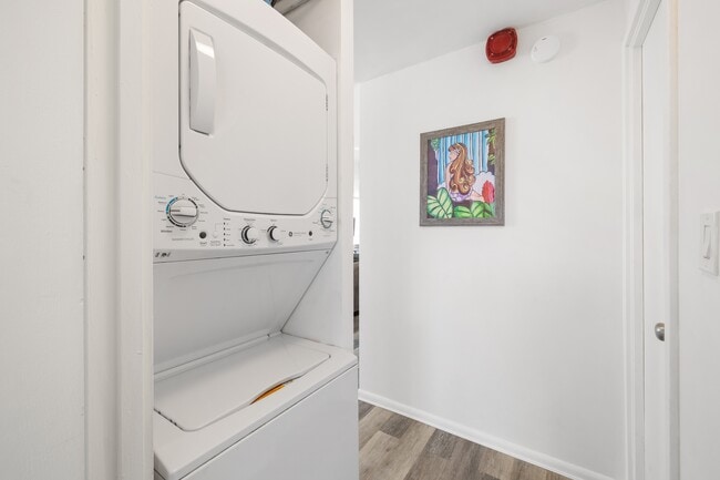 Photo - 2421 Tusitala St