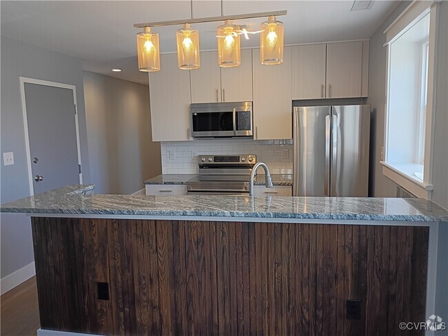 Building Photo - 516 N 3rd St Rental