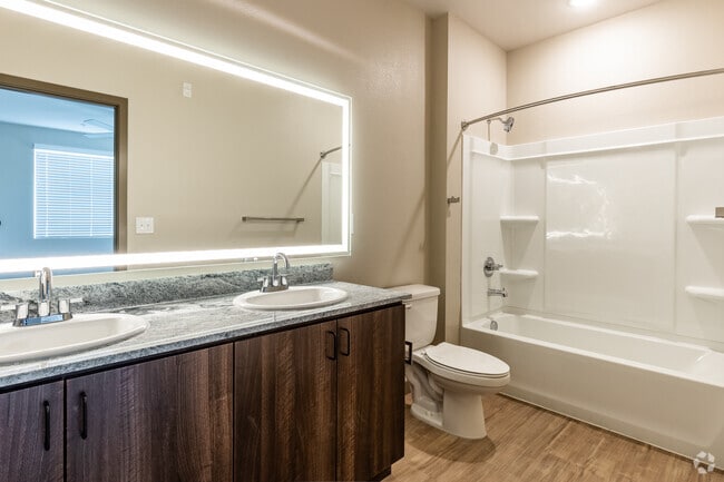 2BR,2 BA - 915SF - Primary Bathroom