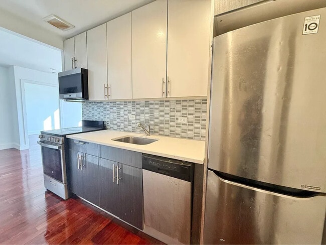 Photo - 39 Suydam St