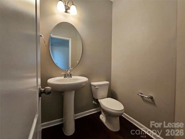 Photo - 3233 Yarmouth Ln