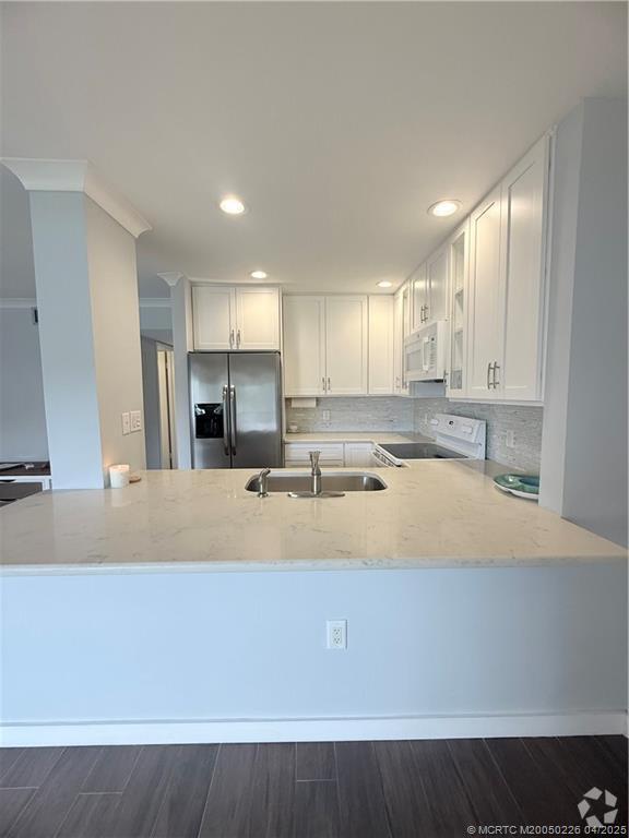 Building Photo - 1950 SW Palm City Rd Unit 3-104 Rental