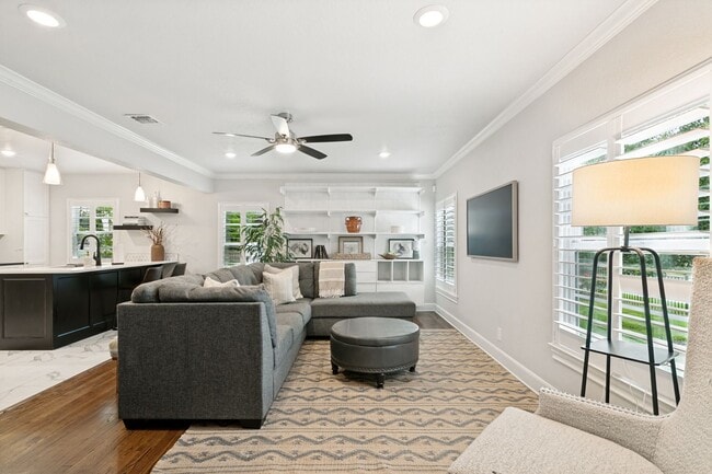 Photo - FURNISHED 3-BEDROOM APARTMENT IN OLMOS PARK Unit 3