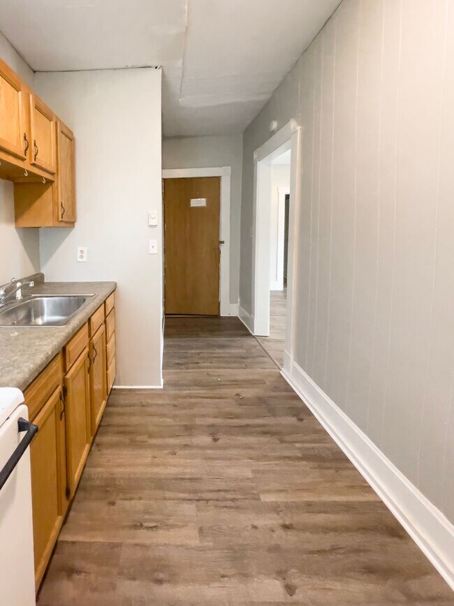 Photo - PRELEASING for AUGUST! Close to Campus Unit 216D