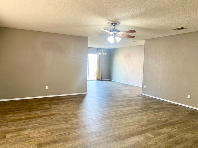 Photo - 9908 Peregrine Trl