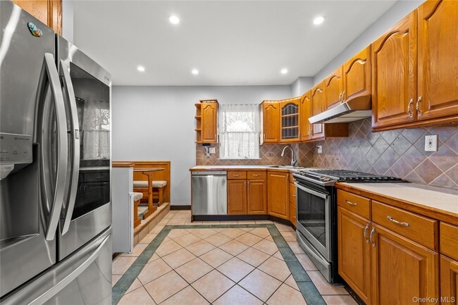 Photo - 244-39 89th Ave