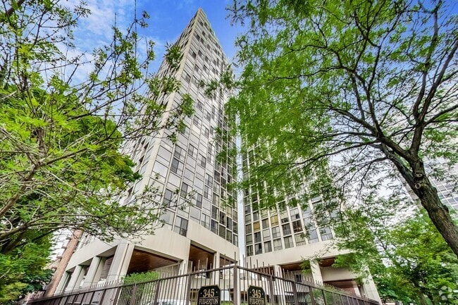 Building Photo - 345 W Fullerton Pkwy Unit 604 Rental