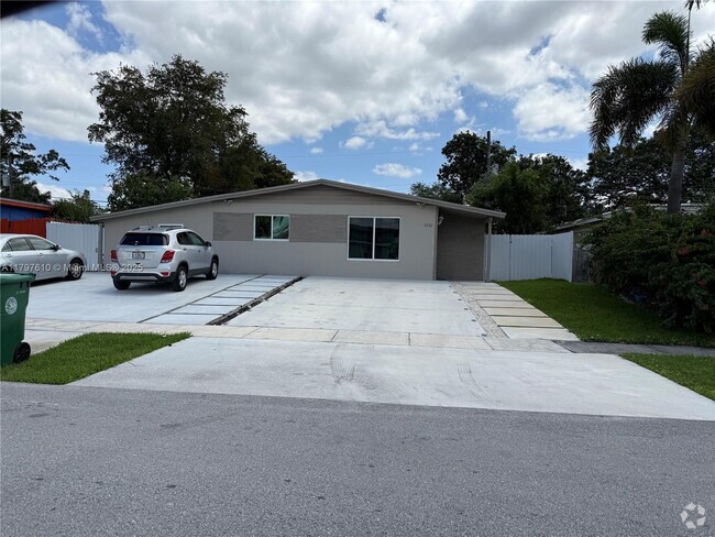 Building Photo - 3770 SW 58th Terrace Rental