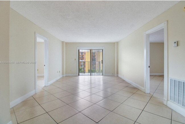 4717 NW 7th St Unit 604-10