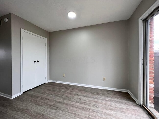 Photo - 5372 Portland St