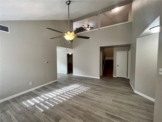 Photo - 5305 Summer Cir