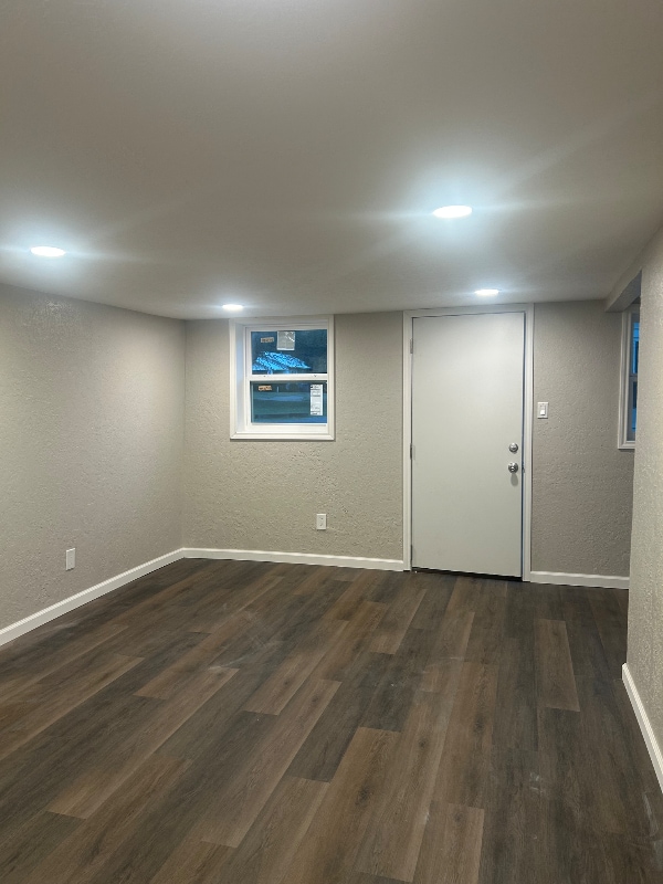 Building Photo - 1111 W Beech Ave