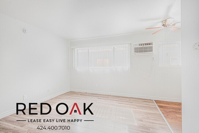 Photo - Welcoming Studio with Included Kitchen App... Unidad 5