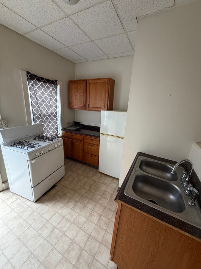 Photo - 348 Clinton St