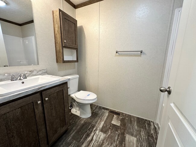 Photo - 642 Oregon St