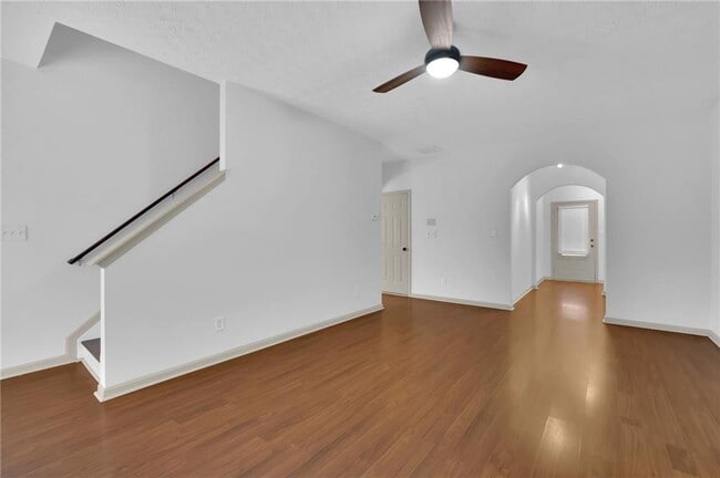 Photo - 857 Crested Hawk Trail