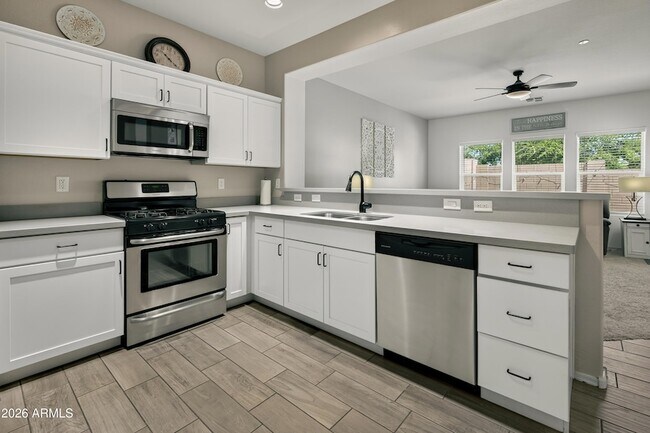 Photo - 652 Brindle Dr