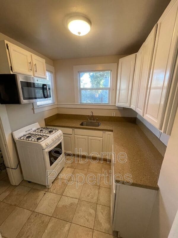 Photo - 544 Merrimac St