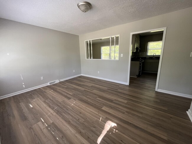 Photo - 1500 Northwoods Dr