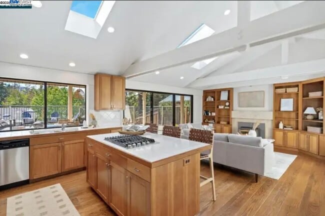 Photo - 131 Clover Hill Ct